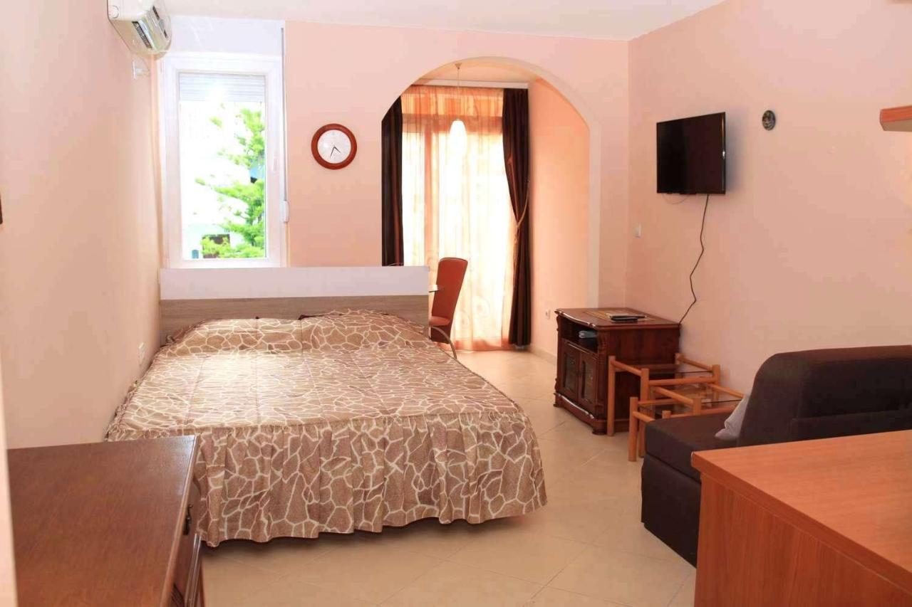 Apartman Adriana *